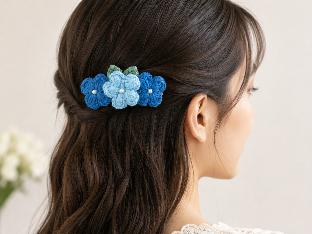 Blue Alligator Hair clip 1