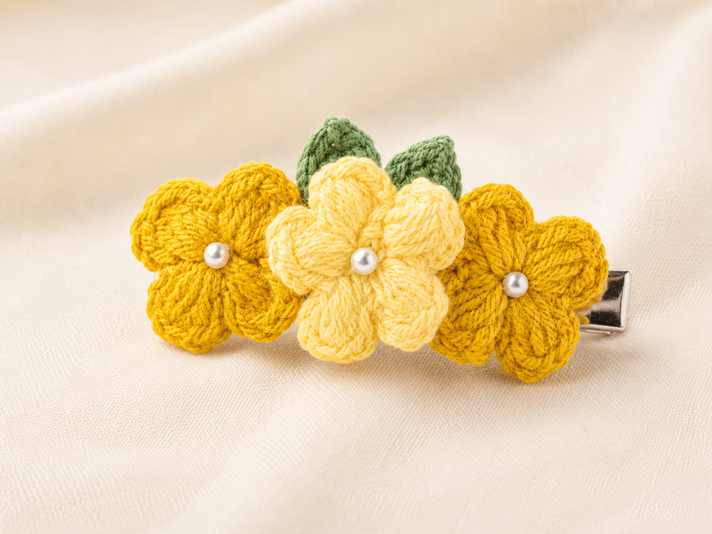 yellow Alligator Hair clip 2